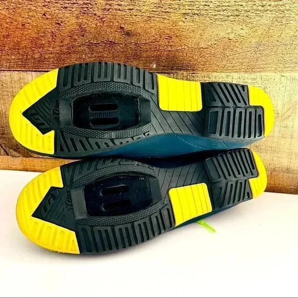 NWOT Louis Garneau Urban Cycling Shoes - Picture 9 of 10